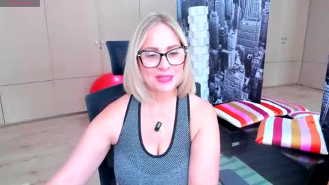 Snapshot of janeturner chatting on 05/11/26, 01:06 JANE TURNER MILF online show from 05/11/26, 01:06