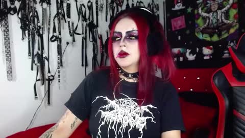 Snapshot of janna_ink chatting on 12/23/24, 02:45 online show from 12/23/24, 02:45