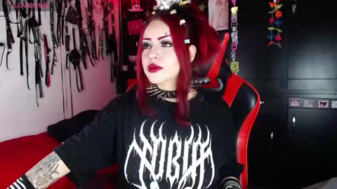 Snapshot of janna_ink chatting on 12/31/24, 02:51 online show from 12/31/24, 02:51