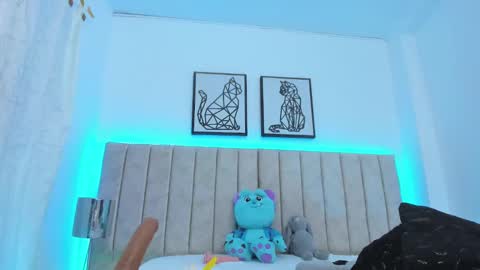 Snapshot of janne_moore chatting on 03/10/25, 11:21 Jane online show from 03/10/25, 11:21