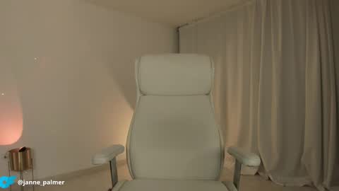 Snapshot of janne_palmer_ chatting on 10/06/25, 06:27 janne_palmer_ online show from 10/06/25, 06:27