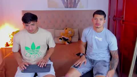 janomar01 online show from 11/17/25, 06:46