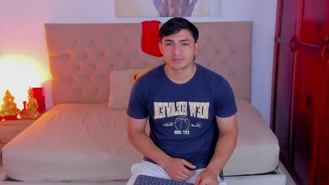 janomar01 online show from 12/22/25, 06:38