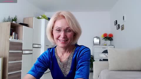Snapshot of jasmin18v chatting on 09/29/25, 01:27 Jasmin room for people 40 online show from 09/29/25, 01:27