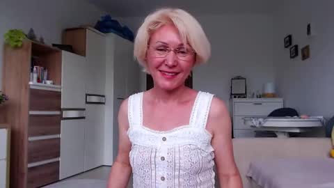 Jasmin room for people 40 online show from 05/22/26, 01:17