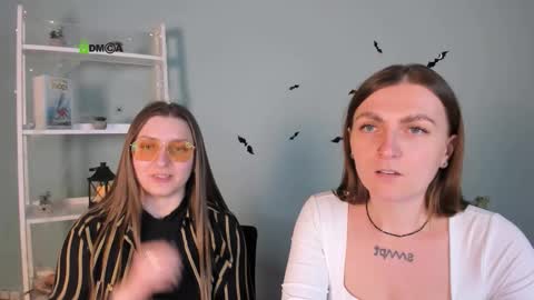 Snapshot of jasmine_fly chatting on 10/29/25, 01:02 jasmine_fly online show from 10/29/25, 01:02