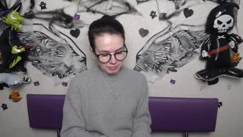 JasmineKouch online show from 10/22/25, 05:45