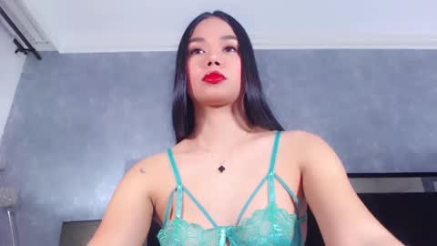 Snapshot of jasminemoore chatting on 01/29/25, 10:11 Jazmin online show from 01/29/25, 10:11