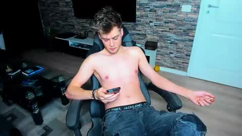 Snapshot of jason_marz chatting on 11/16/25, 12:16 JasoN online show from 11/16/25, 12:16