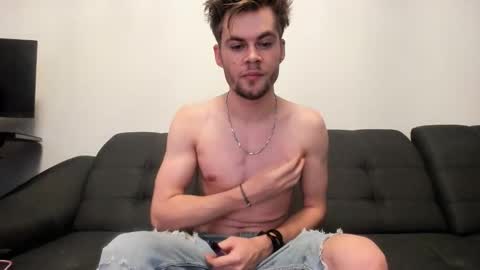 Snapshot of jason_marz chatting on 12/04/25, 03:21 JasoN online show from 12/04/25, 03:21