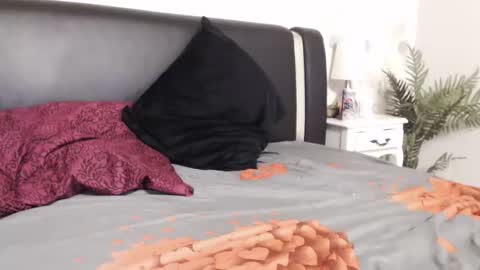 Snapshot of jason_marz chatting on 12/13/25, 07:53 JasoN online show from 12/13/25, 07:53