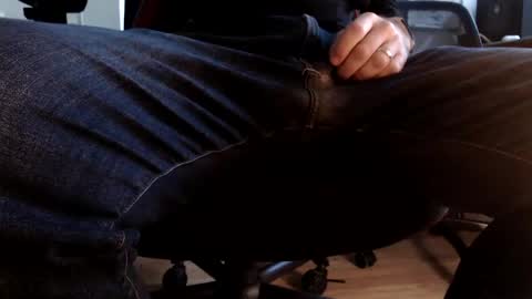 Snapshot of jasonholly chatting on 01/22/25, 03:29 Benedick Cumbersnatch online show from 01/22/25, 03:29