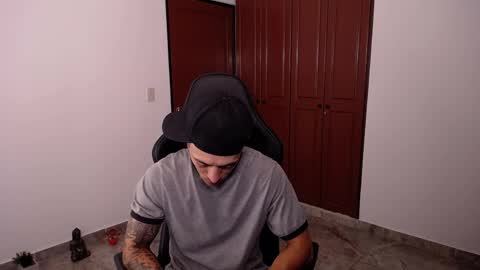 Snapshot of jasson_king01 chatting on 04/07/26, 01:33 JKing online show from 04/07/26, 01:33