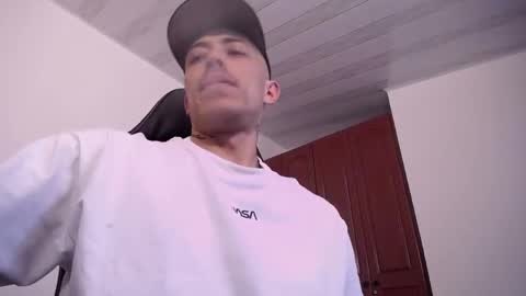 Snapshot of jasson_king01 chatting on 04/14/26, 04:13 JKing online show from 04/14/26, 04:13