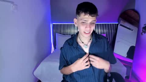 Snapshot of jasson_smit chatting on 11/08/25, 08:18 J A S S O N online show from 11/08/25, 08:18