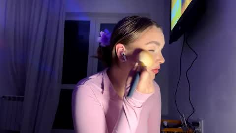 Snapshot of jatreff chatting on 12/17/25, 05:41 Ginny online show from 12/17/25, 05:41