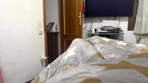 Snapshot of javibcn205764 chatting on 04/04/26, 04:00 javibcn205764 online show from 04/04/26, 04:00