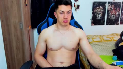 Snapshot of javiersexymann chatting on 12/03/24, 07:11 Javier online show from 12/03/24, 07:11