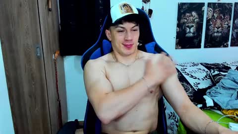 Snapshot of javiersexymann chatting on 12/06/24, 05:22 Javier online show from 12/06/24, 05:22