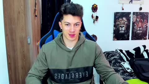 Snapshot of javiersexymann chatting on 12/09/24, 05:19 Javier online show from 12/09/24, 05:19