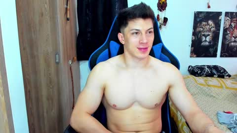 Snapshot of javiersexymann chatting on 12/27/24, 05:59 Javier online show from 12/27/24, 05:59