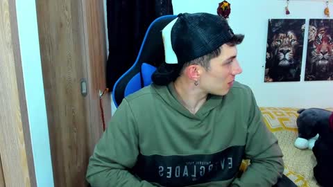 Snapshot of javiersexymann chatting on 01/13/25, 08:37 Javier online show from 01/13/25, 08:37