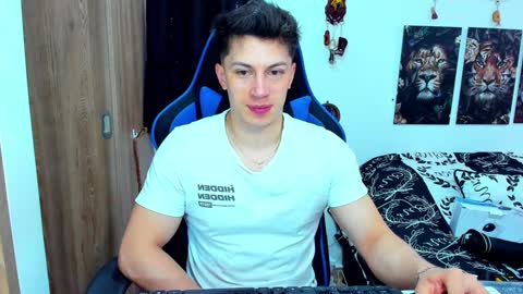 Snapshot of javiersexymann chatting on 01/22/25, 04:55 Javier online show from 01/22/25, 04:55