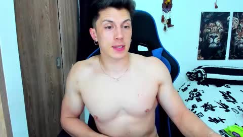 Snapshot of javiersexymann chatting on 02/11/25, 11:44 Javier online show from 02/11/25, 11:44