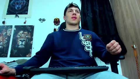 Snapshot of javiersexymann chatting on 02/26/25, 05:20 Javier online show from 02/26/25, 05:20