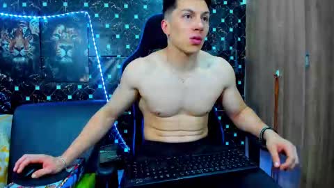 Snapshot of javiersexymann chatting on 09/24/25, 01:20 Javier online show from 09/24/25, 01:20