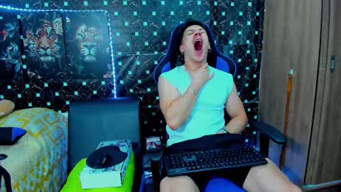 Snapshot of javiersexymann chatting on 10/02/25, 10:06 Javier online show from 10/02/25, 10:06