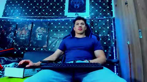 Snapshot of javiersexymann chatting on 10/08/25, 09:34 Javier online show from 10/08/25, 09:34