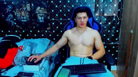 Snapshot of javiersexymann chatting on 12/20/25, 07:54 Javier online show from 12/20/25, 07:54