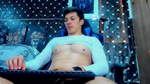 Snapshot of javiersexymann chatting on 01/15/26, 08:23 Javier online show from 01/15/26, 08:23