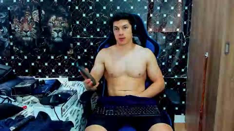 Snapshot of javiersexymann chatting on 03/20/26, 08:25 Javier online show from 03/20/26, 08:25