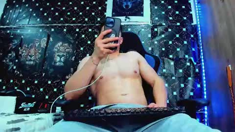 Javier online show from 06/25/26, 05:12
