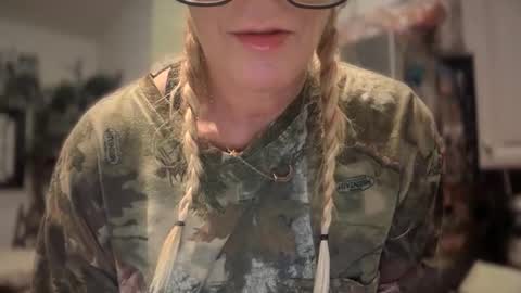 Snapshot of javlovesu chatting on 11/27/25, 10:28 JAV online show from 11/27/25, 10:28