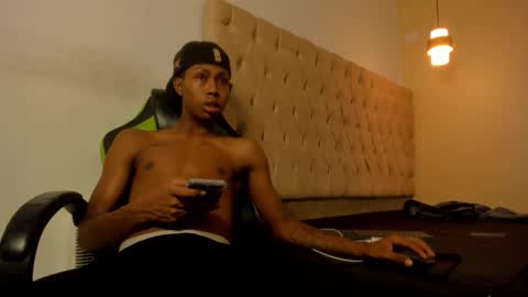 jax_maliq online show from 11/02/25, 02:03