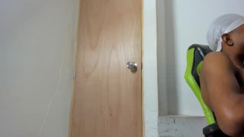 jax_maliq online show from 11/18/25, 04:33