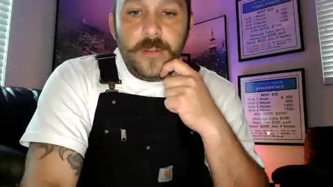 Snapshot of jaxxxdaddy chatting on 11/17/25, 10:37 jax online show from 11/17/25, 10:37