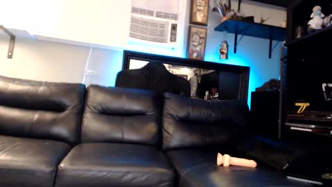 Snapshot of jaxxxdaddy chatting on 01/06/26, 04:27 jax online show from 01/06/26, 04:27