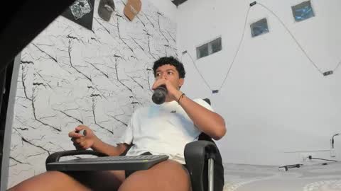 Snapshot of jay_aalvarez chatting on 02/08/26, 11:13 Jay online show from 02/08/26, 11:13