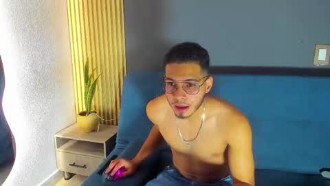 jay_brown69 online show from 12/22/25, 07:33