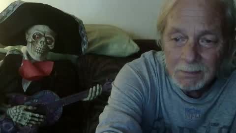 jay-jay1475 online show from 10/28/25, 06:10