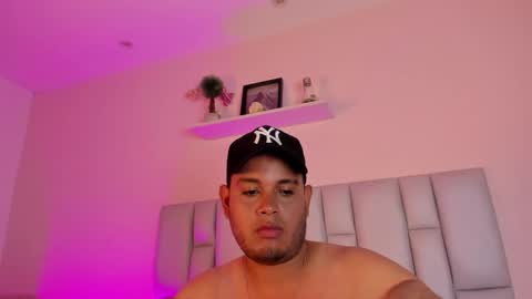 Snapshot of jay_kross1 chatting on 02/11/26, 02:05 jayyy online show from 02/11/26, 02:05