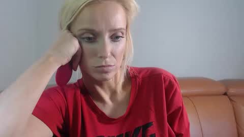 Snapshot of jaydenangel chatting on 05/28/26, 07:33 Blondie Queen Jayden online show from 05/28/26, 07:33