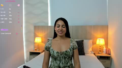 Snapshot of jaylen_sweet chatting on 10/18/25, 11:33 Jaylen Sweet OLINE 2 PM-10PM TIME COLOMBIA online show from 10/18/25, 11:33