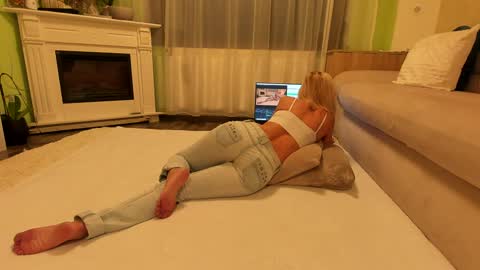 Snapshot of jaylynxxxx74 chatting on 02/06/26, 03:44 Jay online show from 02/06/26, 03:44