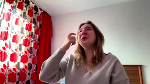 Snapshot of jaymiefeighner chatting on 04/10/26, 11:59 Mia online show from 04/10/26, 11:59