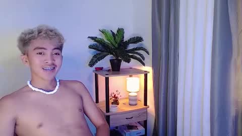 jaysee_hugecox online show from 04/21/26, 01:18